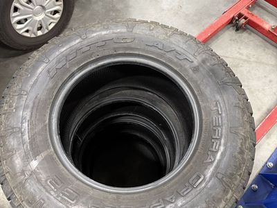 Nitto LT285/70R17