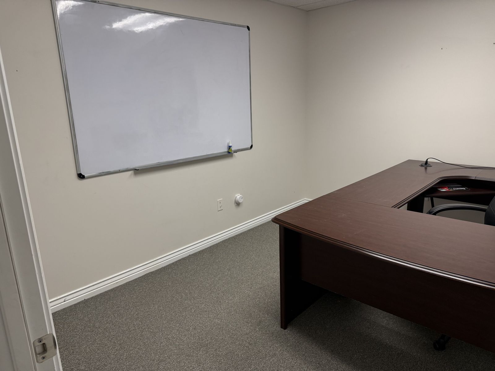 Main image 7
