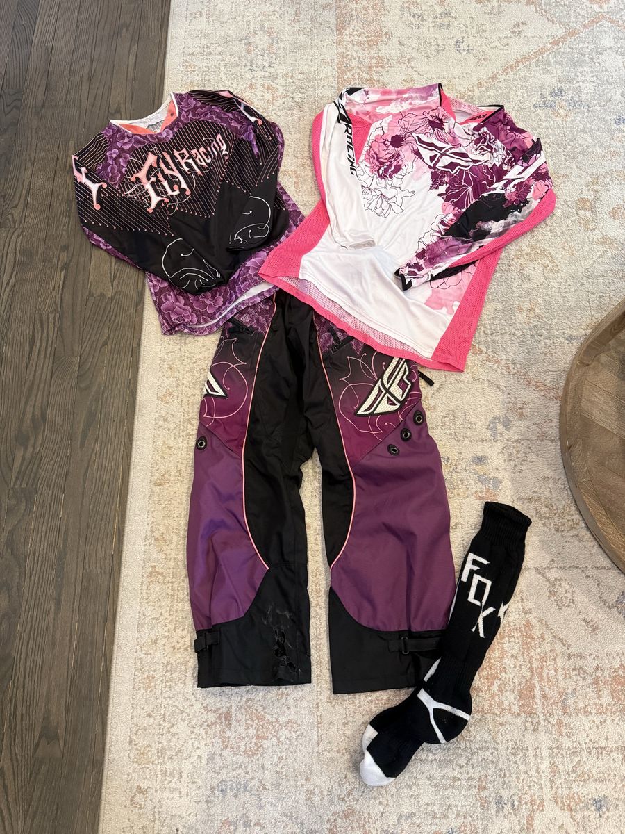 FLY Racing Women's Kinetic Motocross Gear Set S/5-6 Pink/Purple (2 Jerseys, Pants, Socks)
