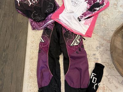 FLY Racing Women's Kinetic Motocross Gear Set S/5-6 Pink/Purple (2 Jerseys, Pants, Socks)