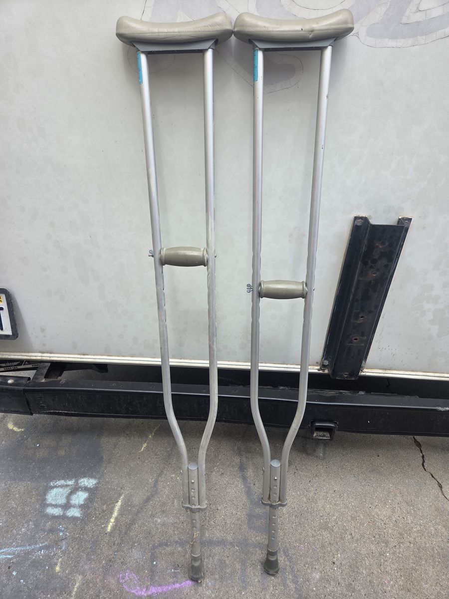 Guardian Quik-Fit Tall Adult Aluminum Crutches (5'10" - 6'6") Model 50514-8