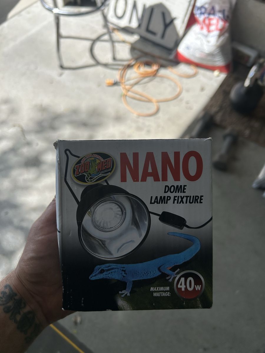 Zoomed nano lamp
