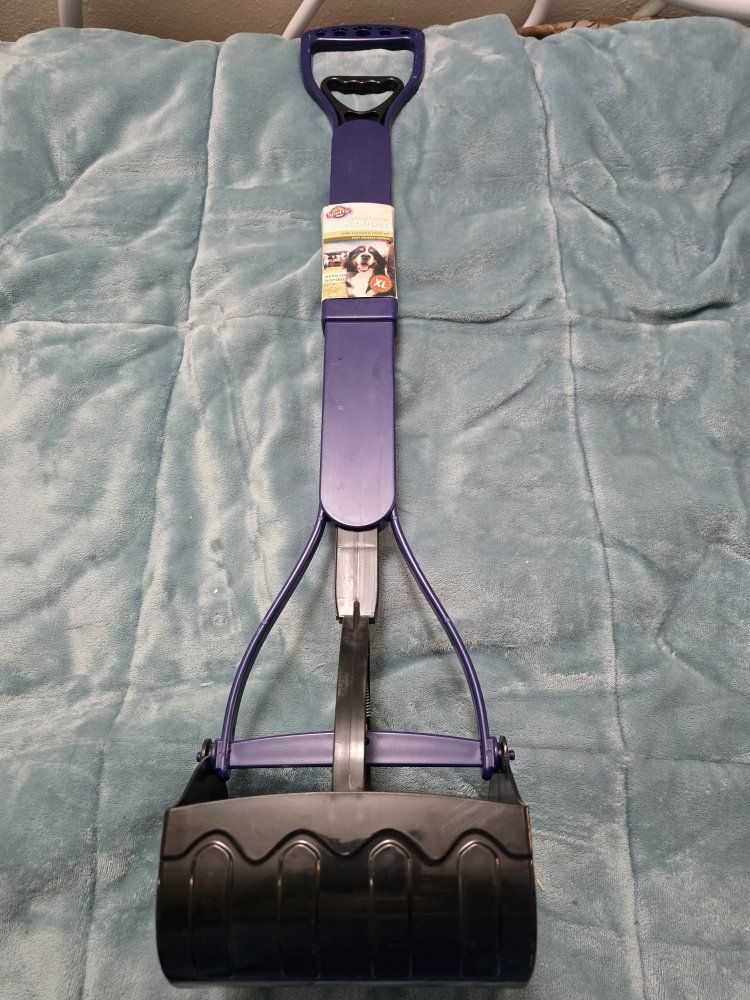 32" spring action dog poop scooper 