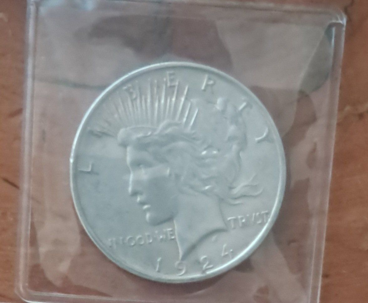 1924 US Peace Silver Dollar Coin - Collectible American Currency
