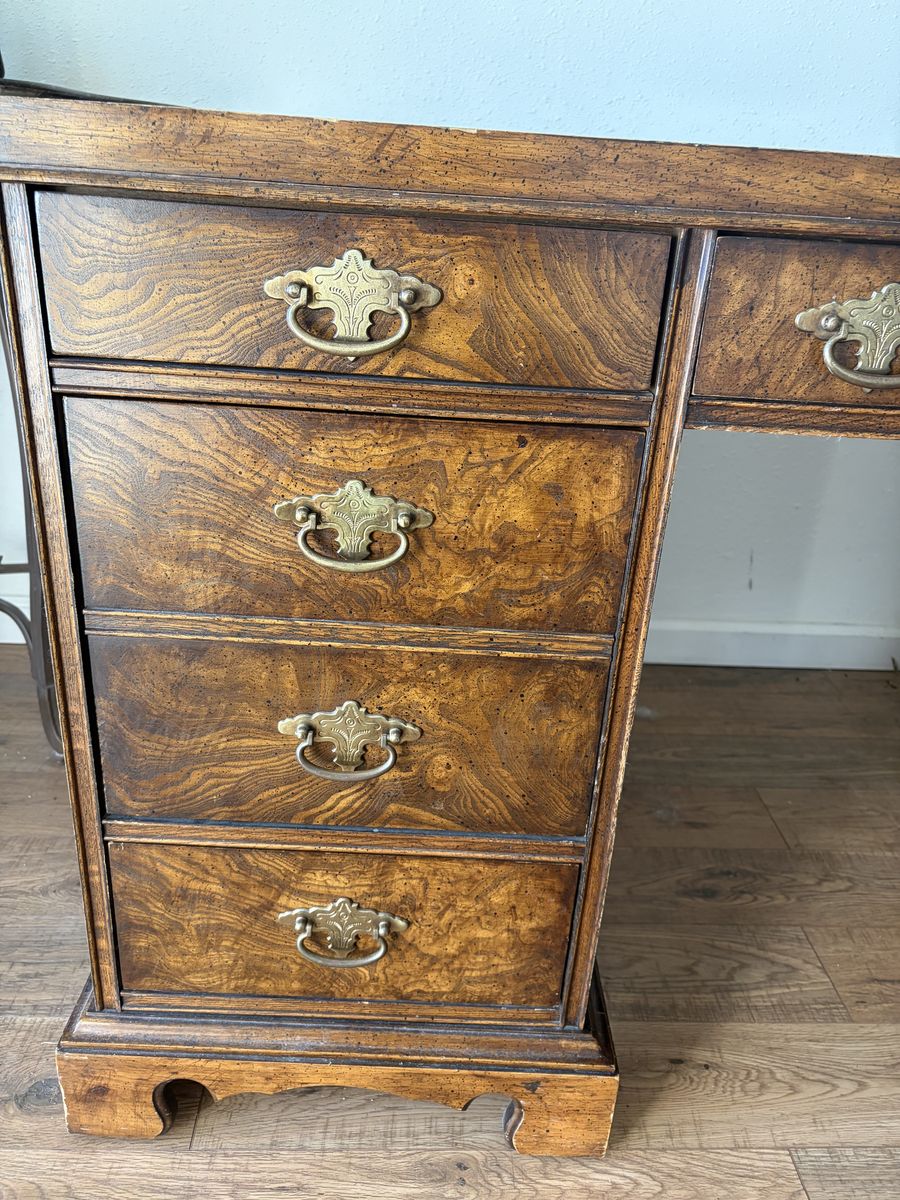 Main image 3