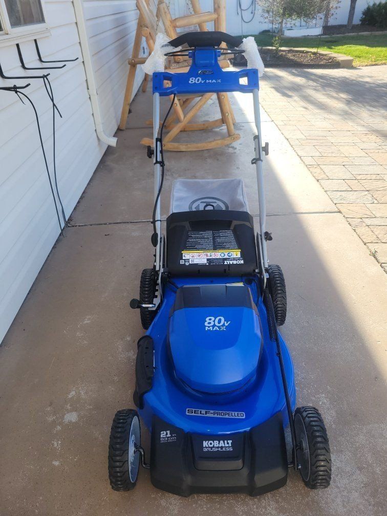 Kobalt 80-Volt 21-in Self-propelled Battery Lawn Mower, (1) 4 Ah and (1) 5 Ah Batteries Included. Cash only sale.