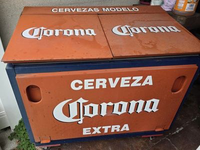 Corona Extra Rolling Ice Chest / Party Cooler