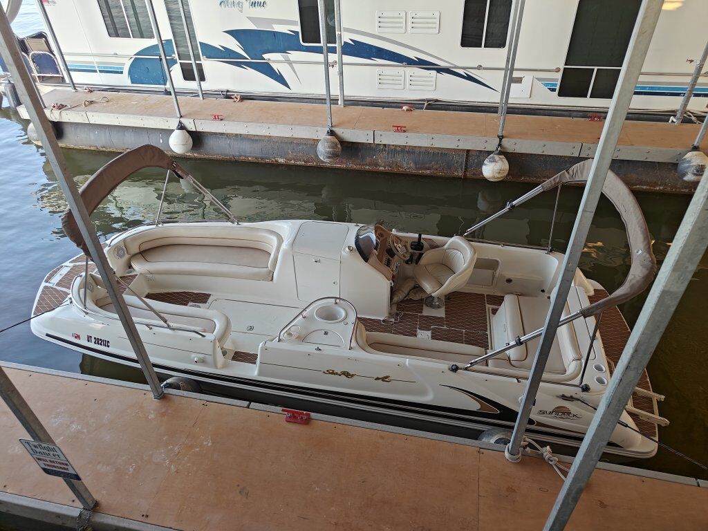 1997 Searay 240 Sundeck 24' Boat Duel Prop CLEAN!