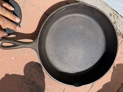 Lodge 10.25 Inch Cast Iron Skillet USA D1 8SK