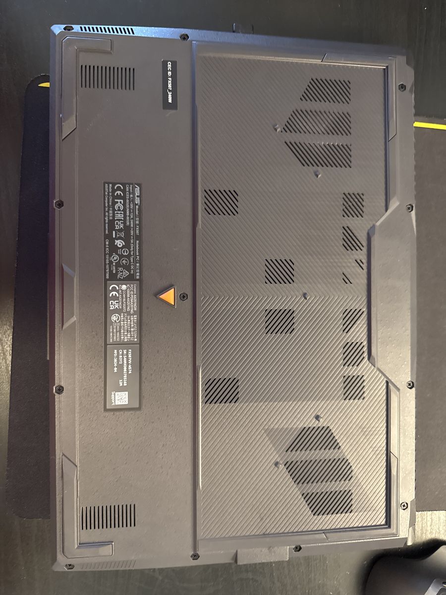 Main image 3