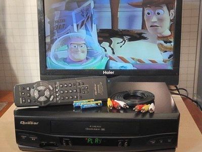 Quasar 4-Head Omnivision VCR VHS video cassette player recorder with remote
