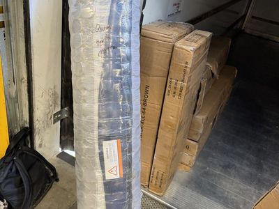 New, Queen size 12”Hybrid mattress medium