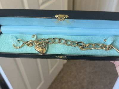 Chunky juicy Couture Gold Heart Charm Bracelet