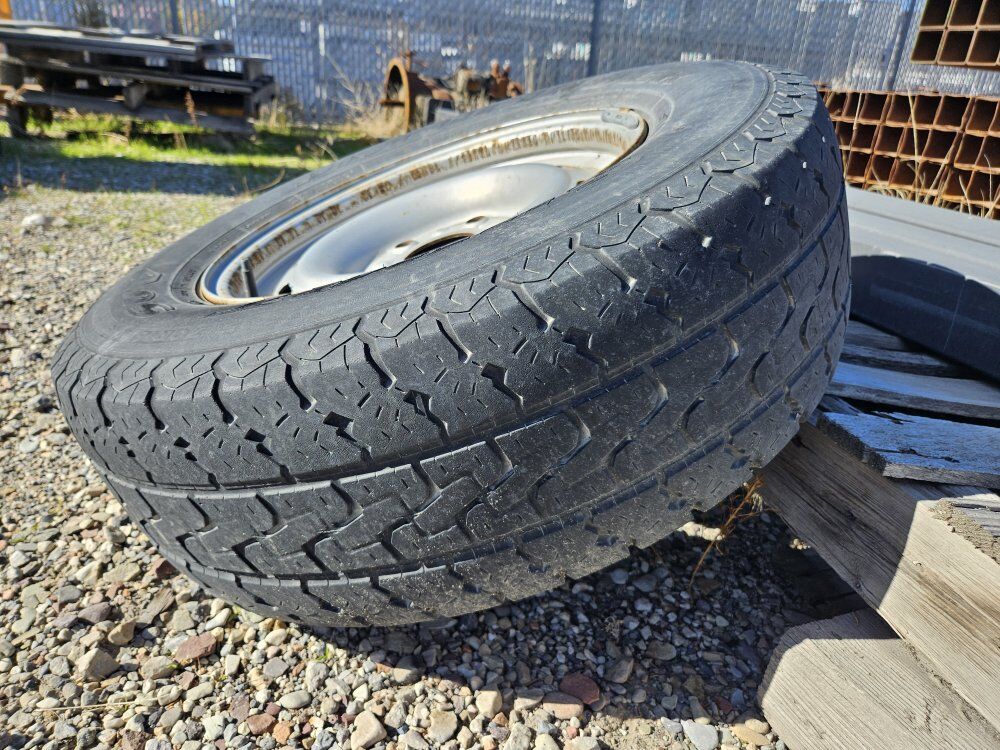 PATHFINDER SPORT SUV TIRE P235/70R16 AND WHEEL