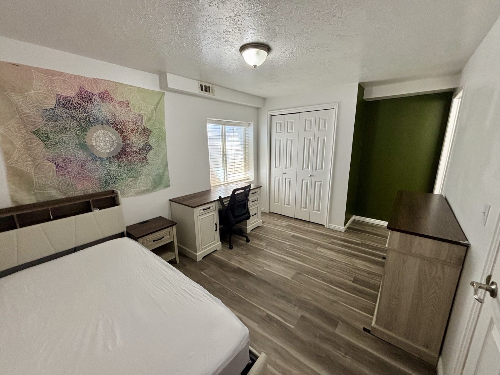 Furnished room for rent