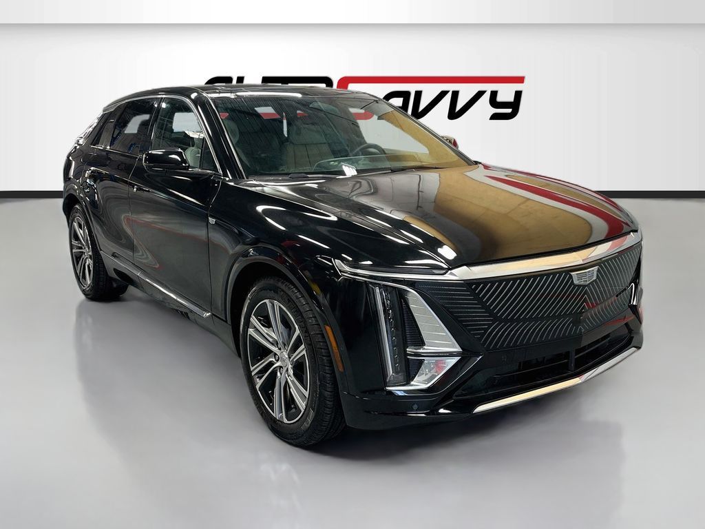 2025 Cadillac LYRIQ Luxury 2