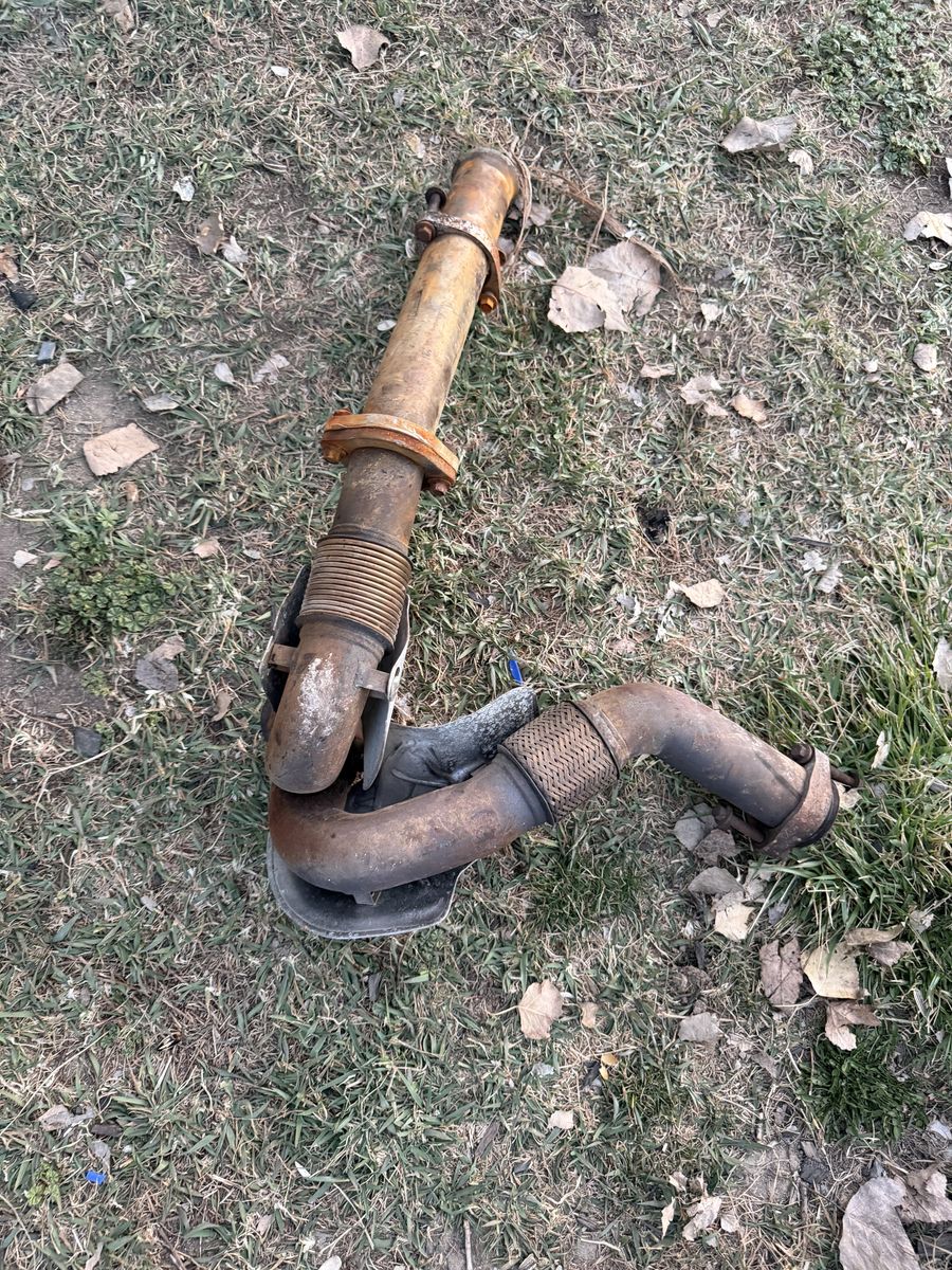 Y pipe for 6.0 power stroke