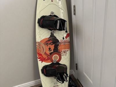 136 cm wakeboard large bindings