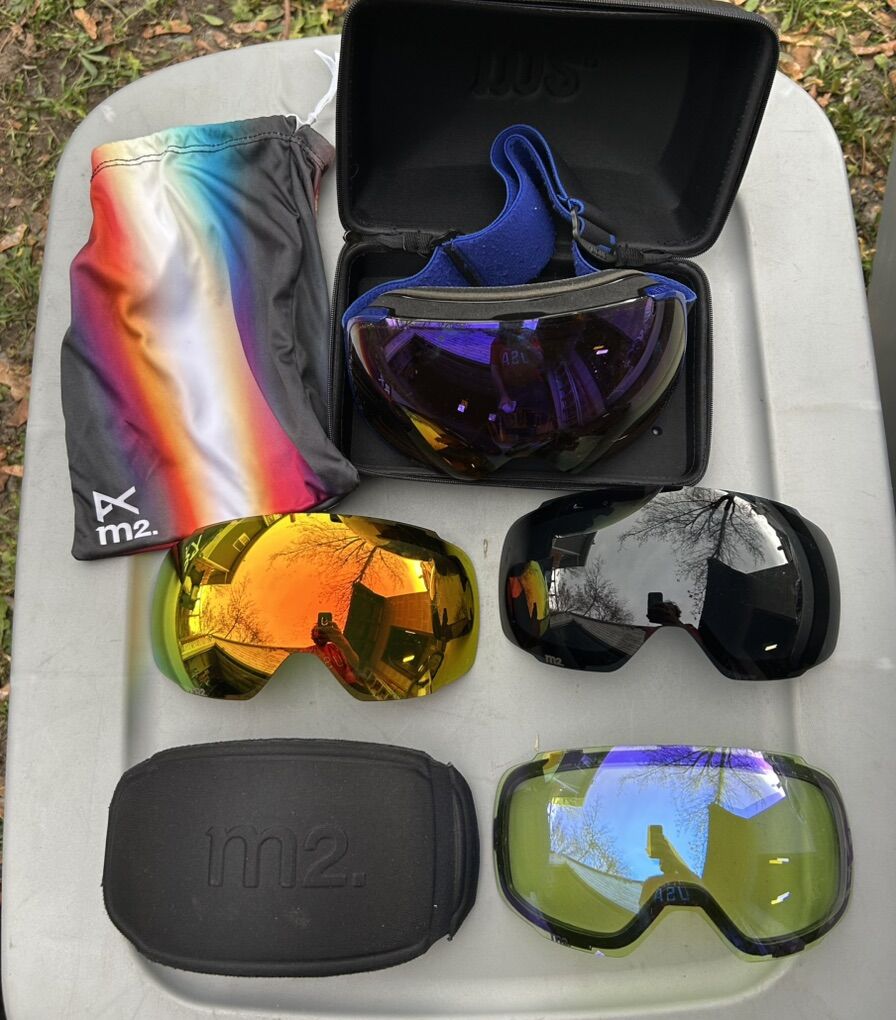 Snowboard/Ski Goggles - Anon M2