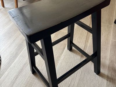 THREE BLACK WOOD BARSTOOLS