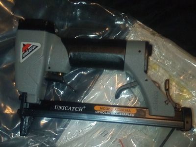 upolstry stapler