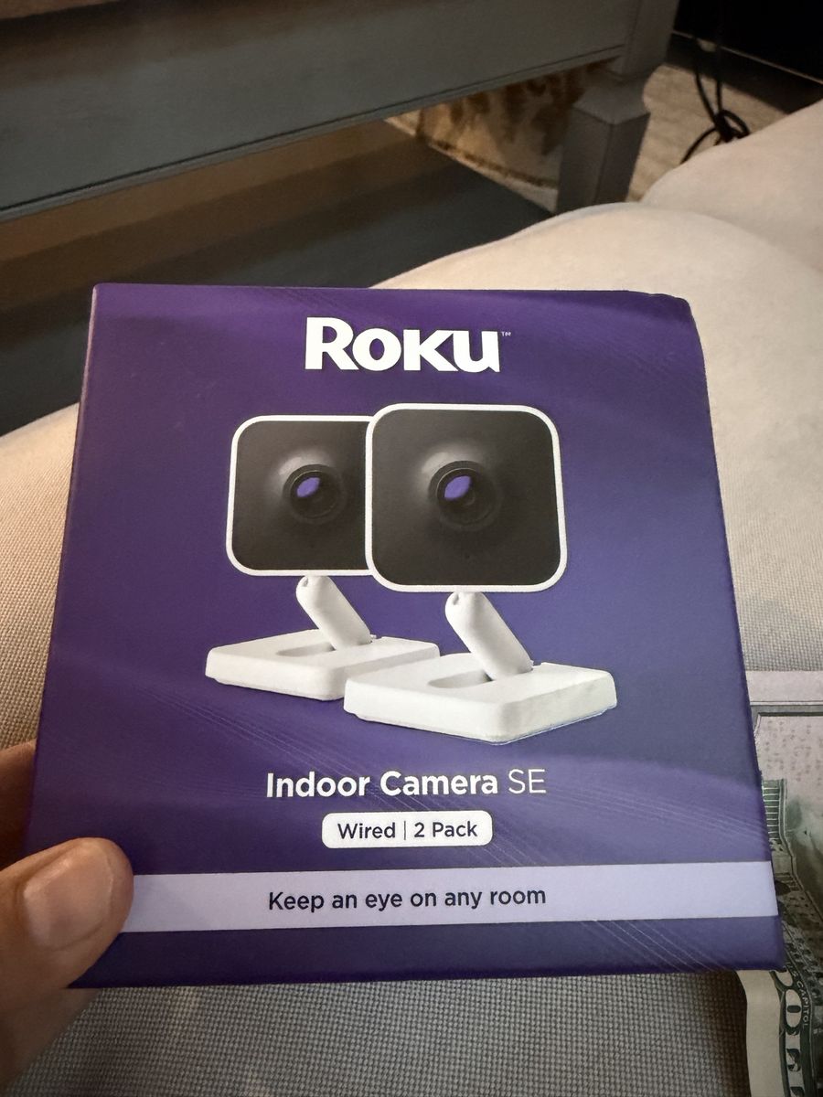 Roku Indoor Camera SE Wired 2 Pack