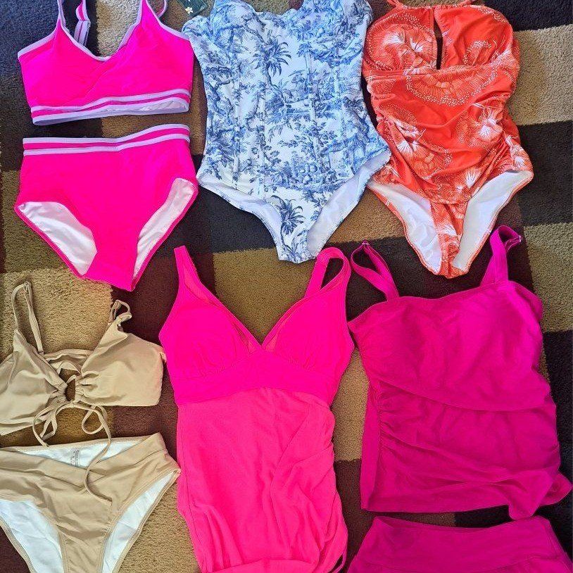 6 cute swimsuits 