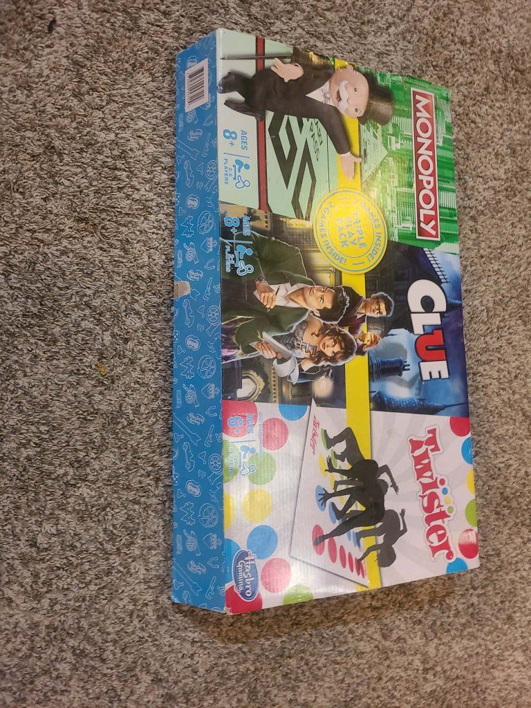 3 games in 1, monopoly clue and twister!