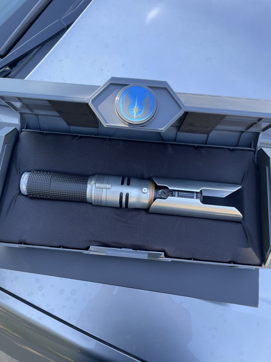 Star Wars Galaxy's Edge Cal Kestis Lightsaber