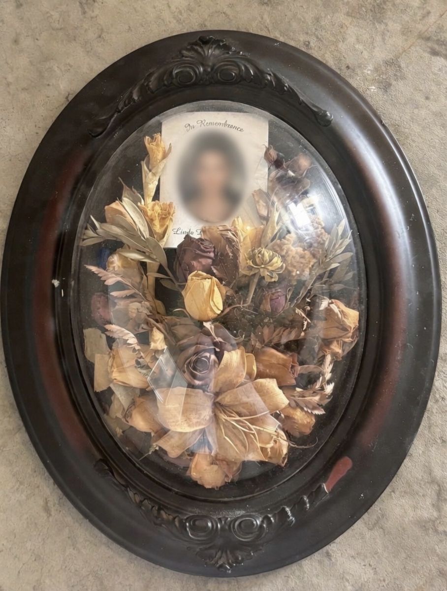 Vintage Oval "In Remembrance" Floral Shadow Box.
