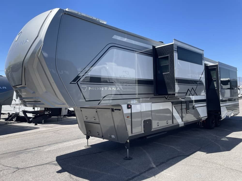 2026 Keystone Montana 3900RK ***HARD TO FIND***