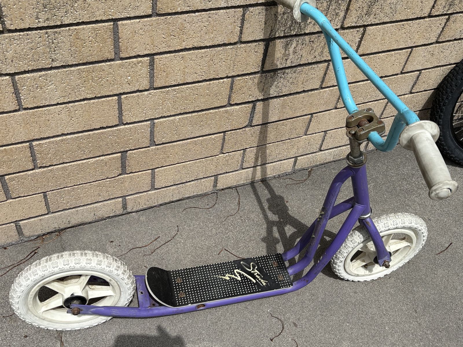 Main image 4