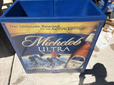 Vintage Michelob ultra wheeled cooler