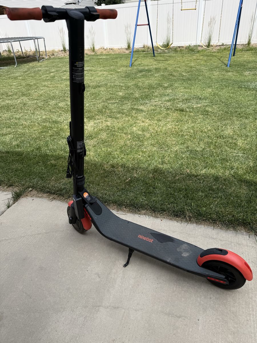 Ninebot Kickscooter E2 Electric Scooter Black/Red