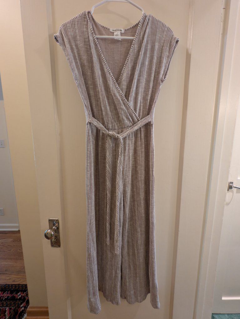 Stylish Striped V-Neck Jumpsuit with Tie Waist - Poly Blend LARGE
