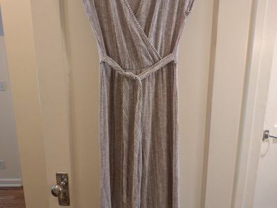 Stylish Striped V-Neck Jumpsuit with Tie Waist - Poly Blend LARGE