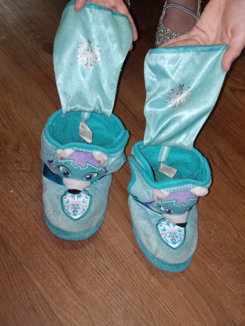 PAW Patrol Everest Girls Plush Slipper Boots Size 7-8 Kids