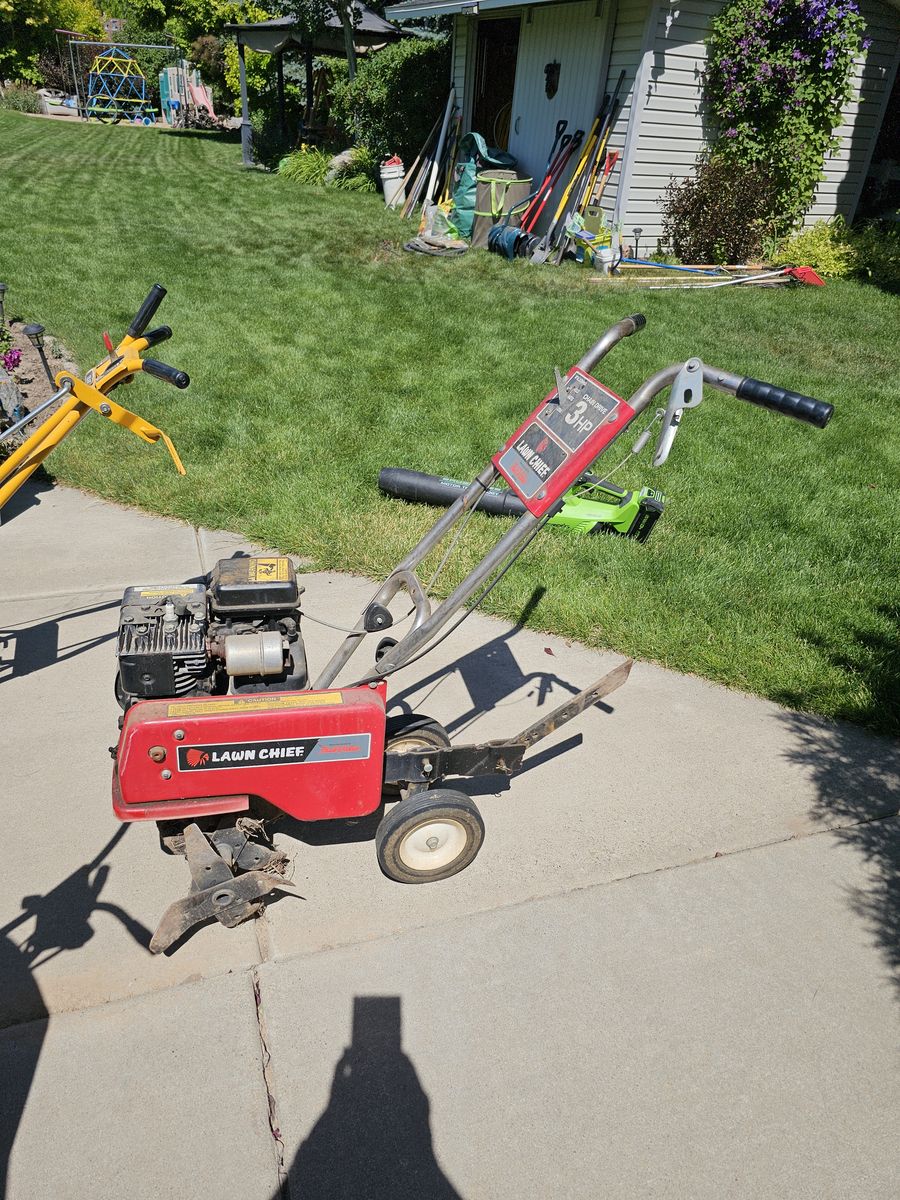 Briggs & Stratton Lawn Chief Tiller