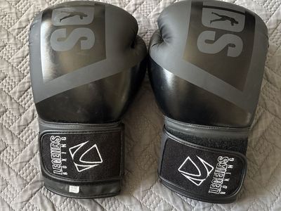 Legends Boxing Training Gloves - Black 14oz (Used, Great Condition)