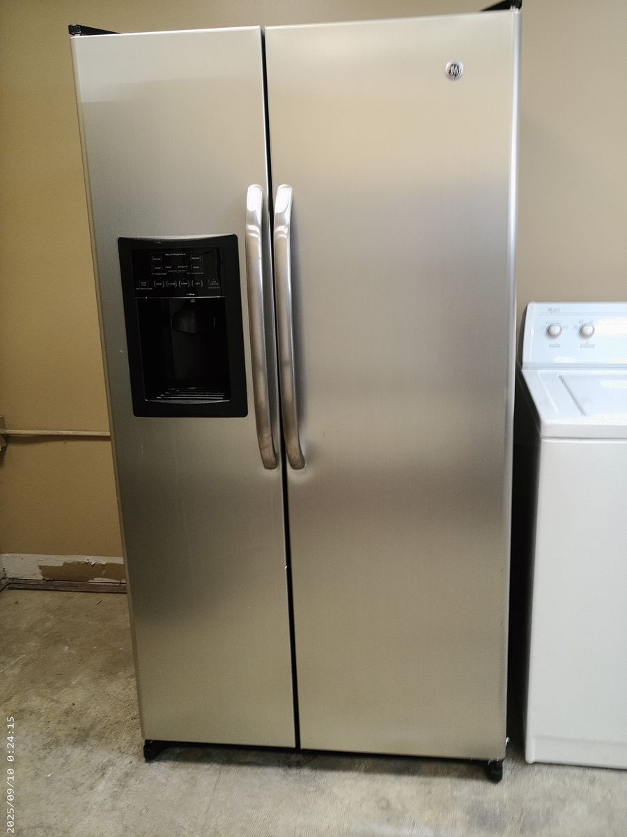25 cf Stainless Side by Side~Water and Ice~90 Day Guarantee