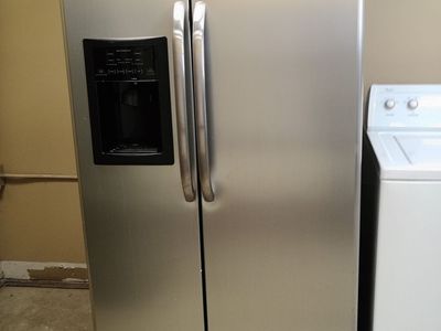 25 cf Stainless Side by Side~Water and Ice~90 Day Guarantee
