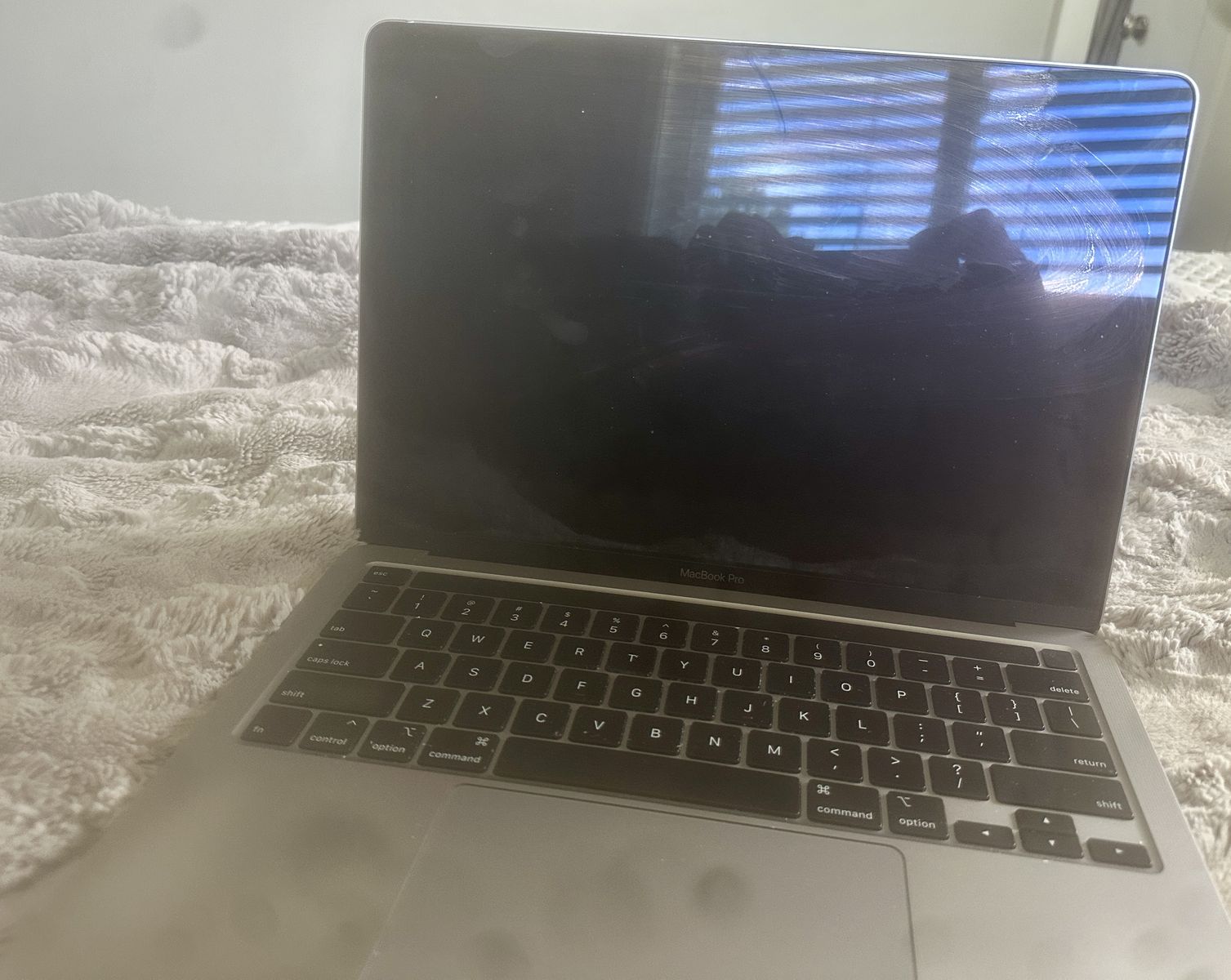 Apple MacBook Pro 13" (Intel i5, 16GB RAM, 256GB SSD) with Touch Bar