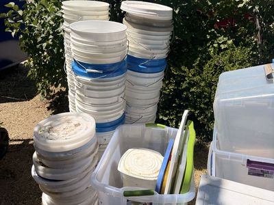 Free 5 Gallon Buckets W/lids