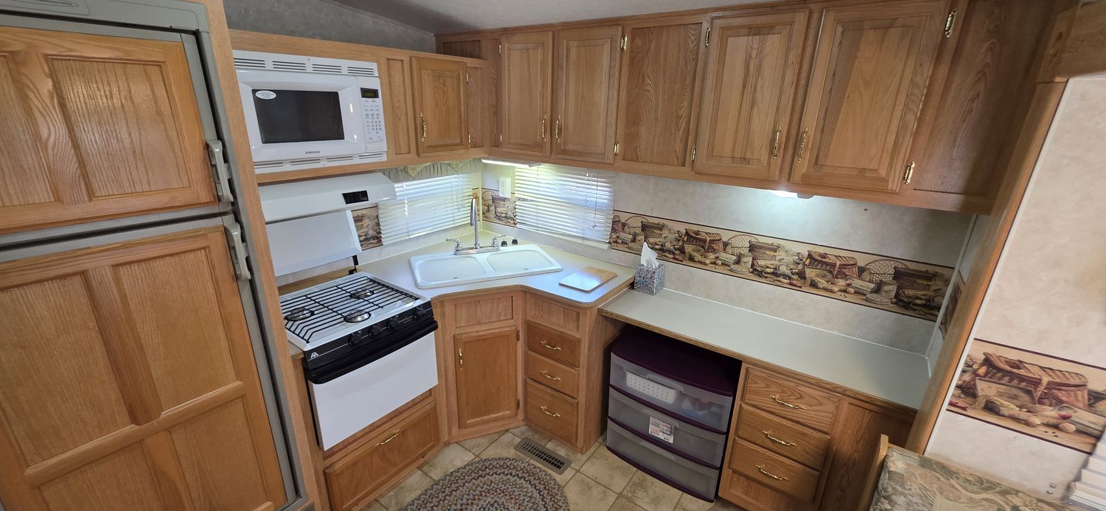 Main image 13