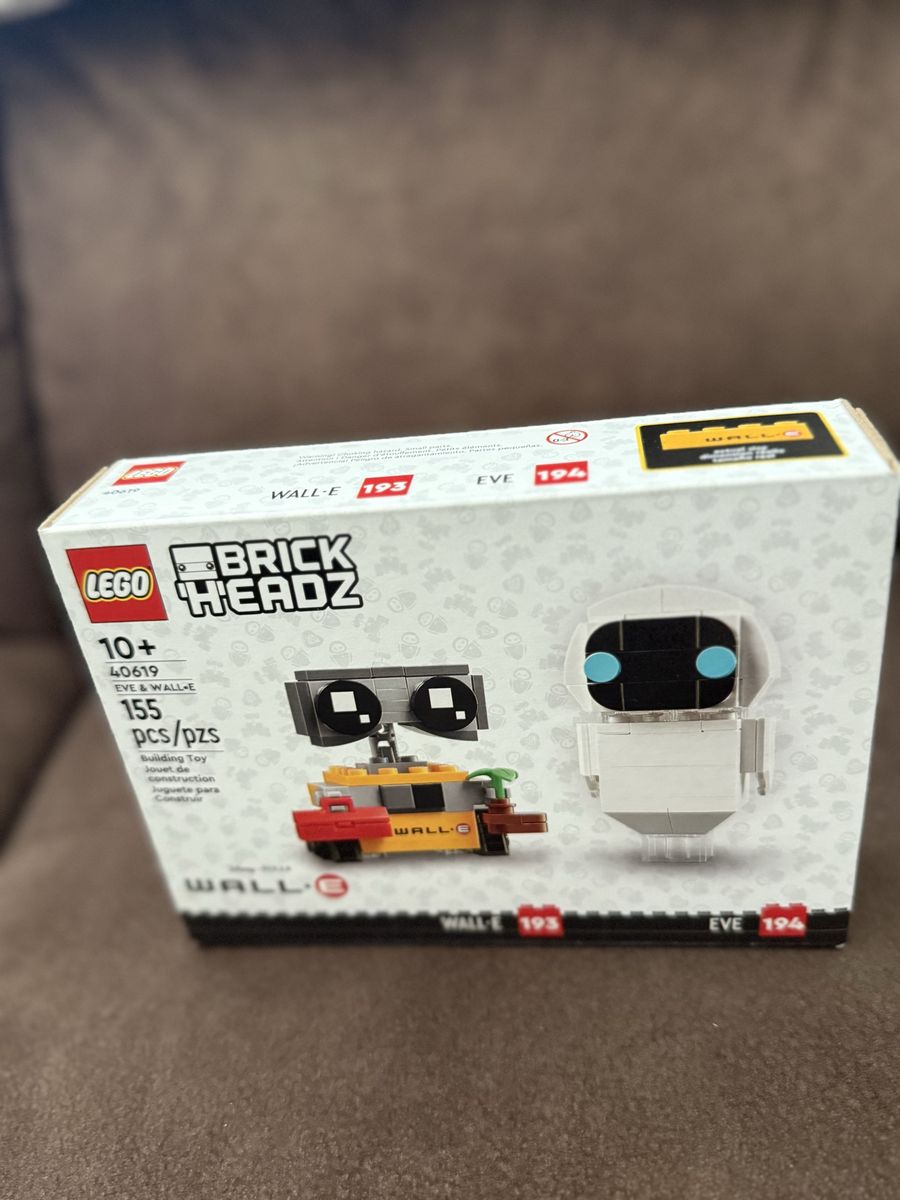 Lego brickheadz wall-E and Eve