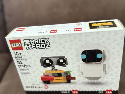 Lego brickheadz wall-E and Eve