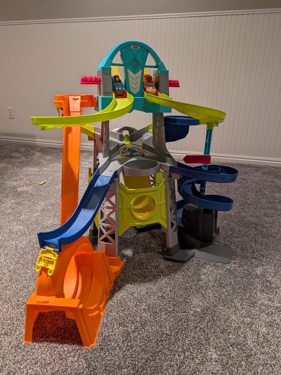 LIKE NEW - Fisher Price Little People Race Track