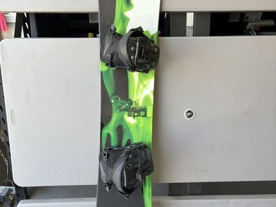 Men’s snowboard w/Flow bindings