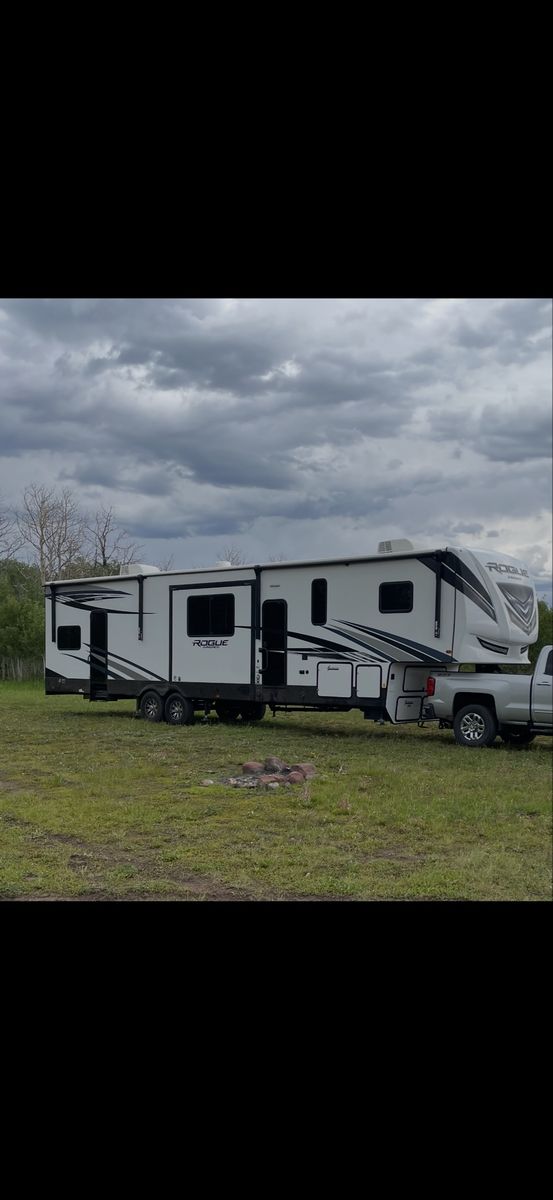 Fifth Wheel Toyhauler