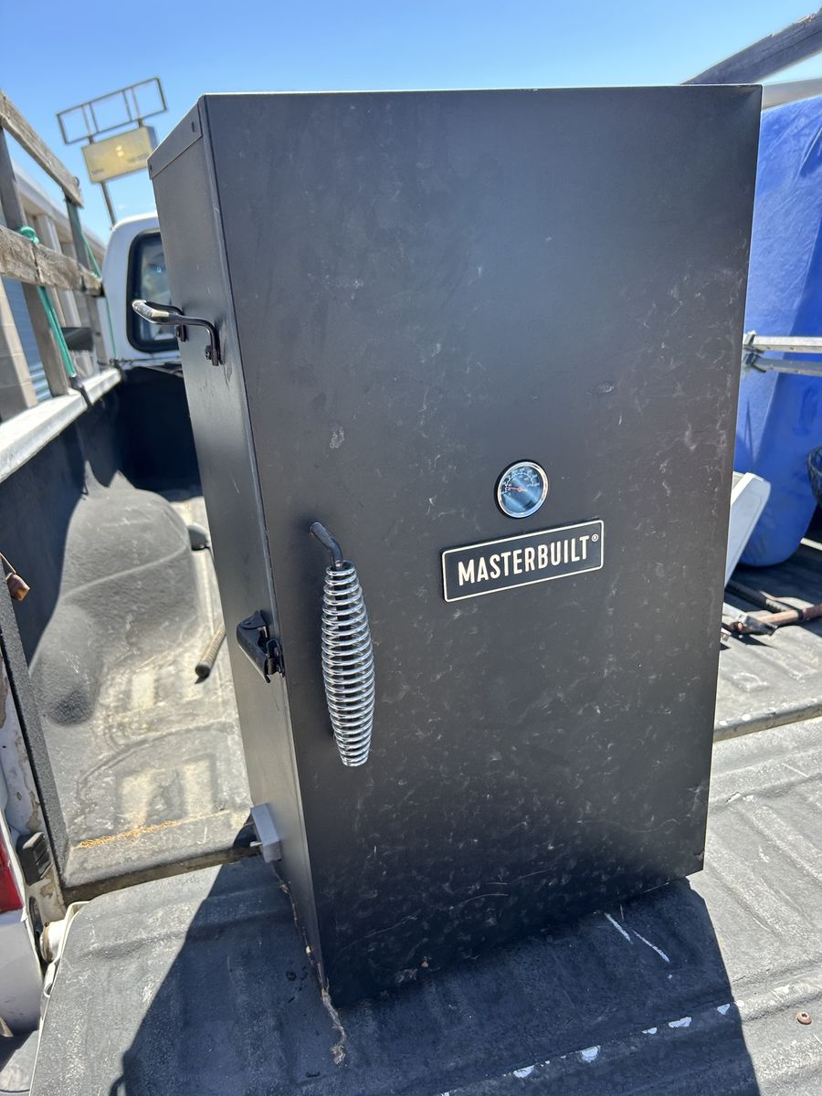 Masterbuilt 30-inch Analog Electric Smoker – Great Condition